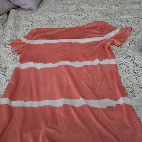 NWT Flamingals t-shirt - Picture 2 of 4